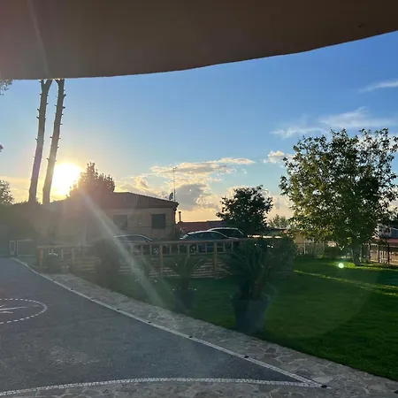 Alojamento de Acomodação e Pequeno-almoço Invilla 3*